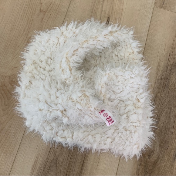 Justice Faux Fur Infinity Scarf & Unicorn Knit Beanie - Picture 7 of 7